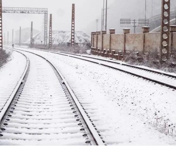 冬天已到，雨雪天氣增多，應(yīng)該怎么做才能防止凈化板發(fā)潮？