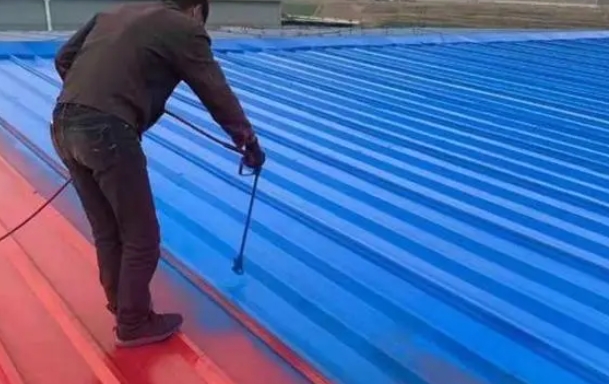 揭秘！為何隨處可見的彩鋼瓦突然遭拆？不拆后果嚴重！